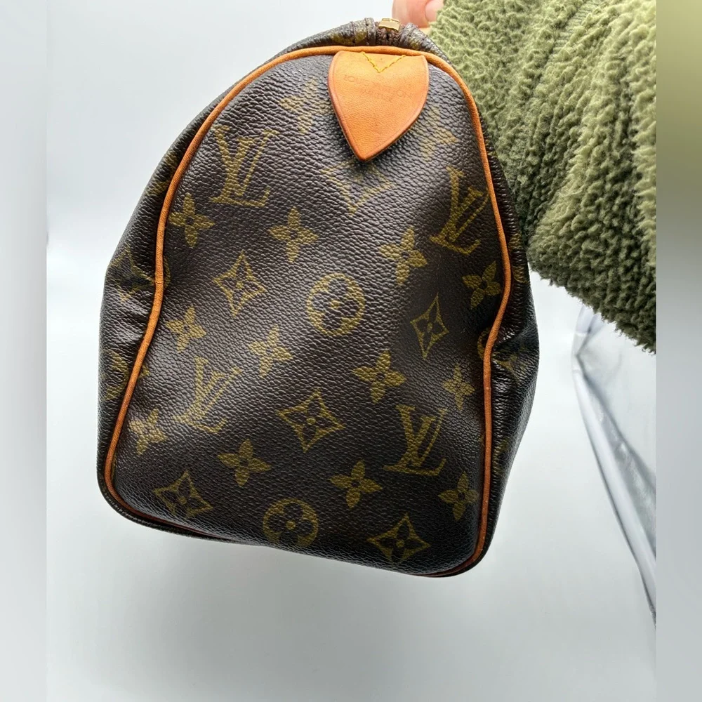 Sold ❌ Louis Vuitton monogram vintage speedy 25 hand bag